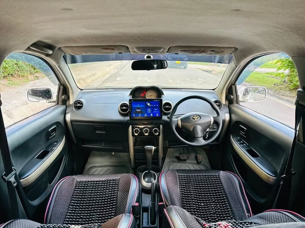 Toyota IST bei poa sokoni Dar es Salaam Tanzania