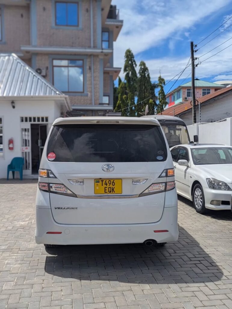 Used Toyota Vellfire 2010 for Sale in Dar es Salaam