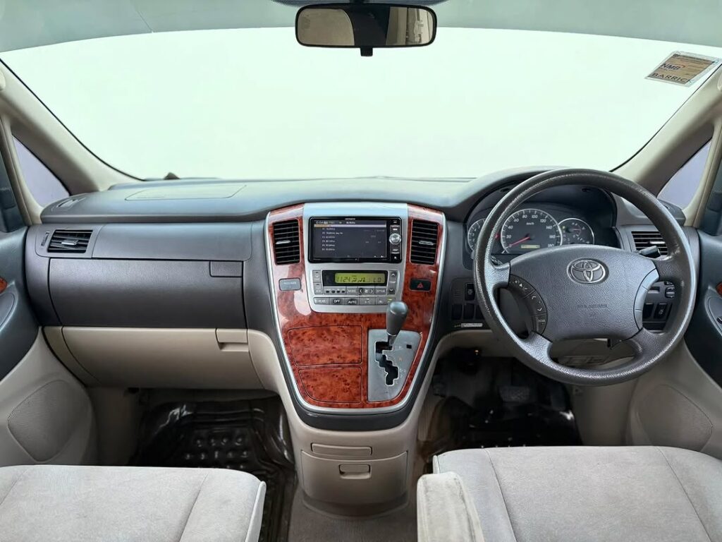 Magari Alphard 2004 lipo Dar es Salaam