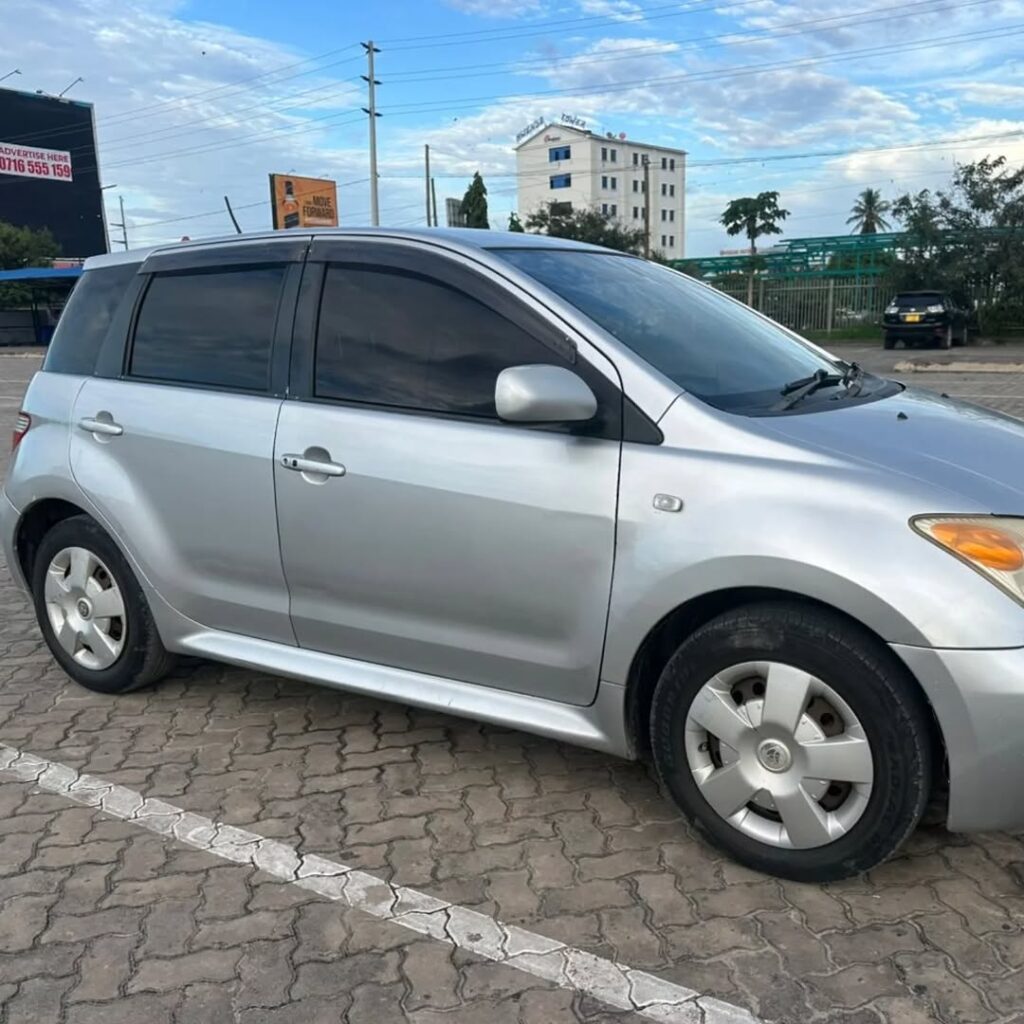 Bei ya Toyota IST 2006 Sokoni Dar es Salaam Tanzania