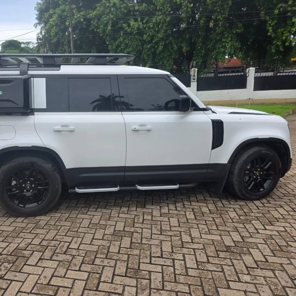 Land Rover Defender 2022 Inauzwa Dar es Salaam Tanzania