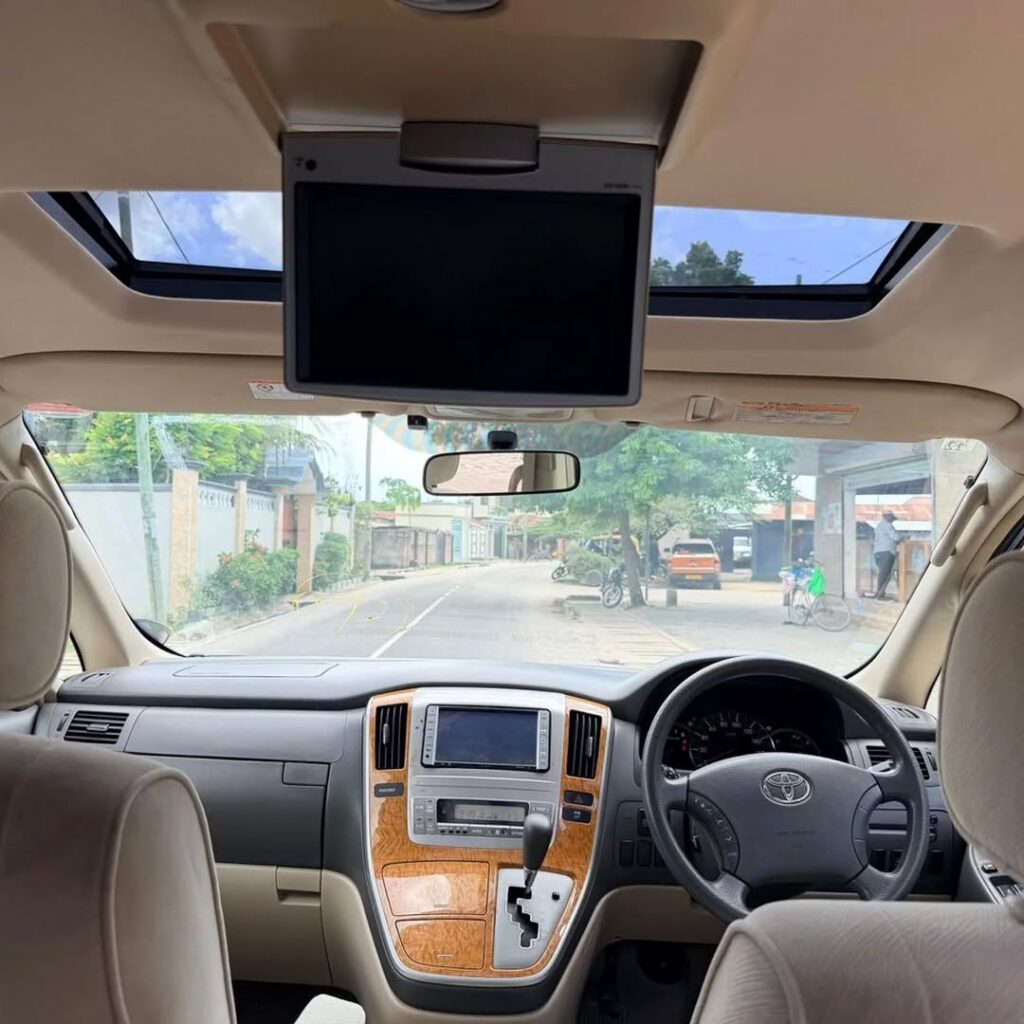 Magari Alphard 2006 lipo Dar es Salaam