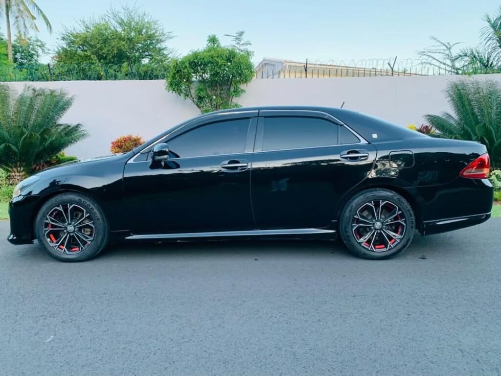 Magari Used Toyota Crown 2009 Dar es Salaam Tanzania
