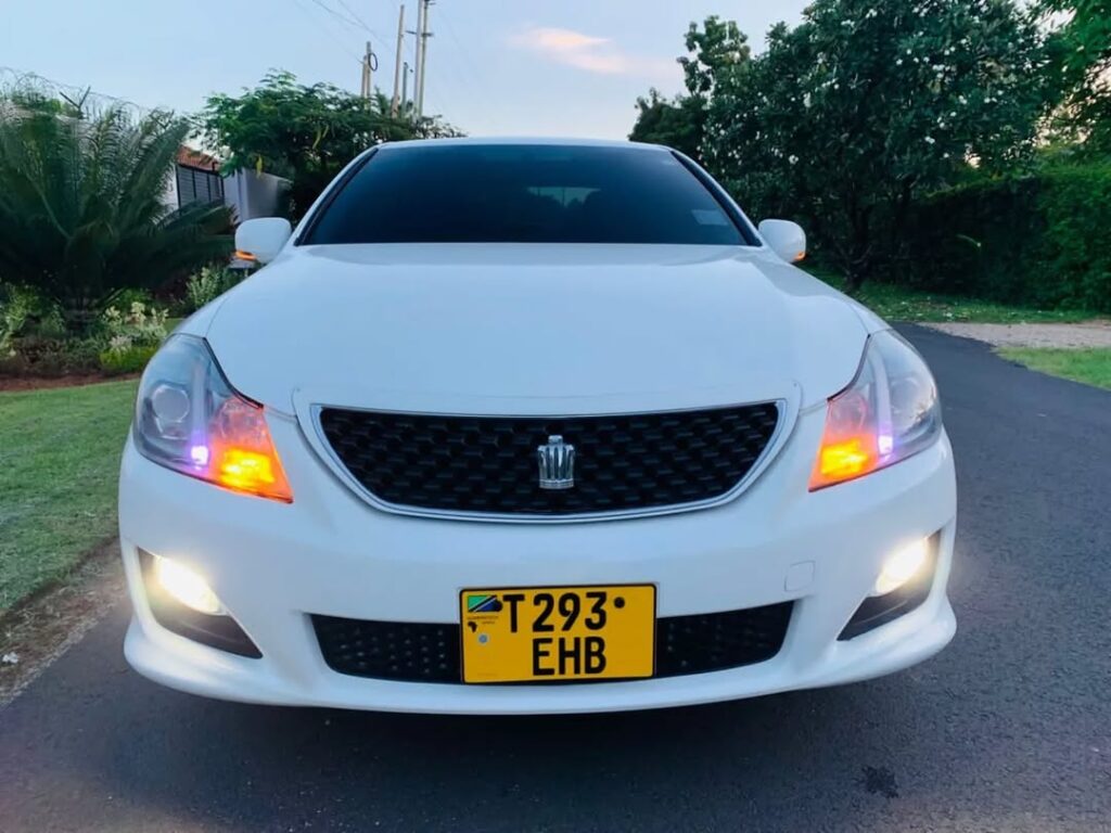 Price Toyota Crown 2009 for Sale in Dar es Salaam