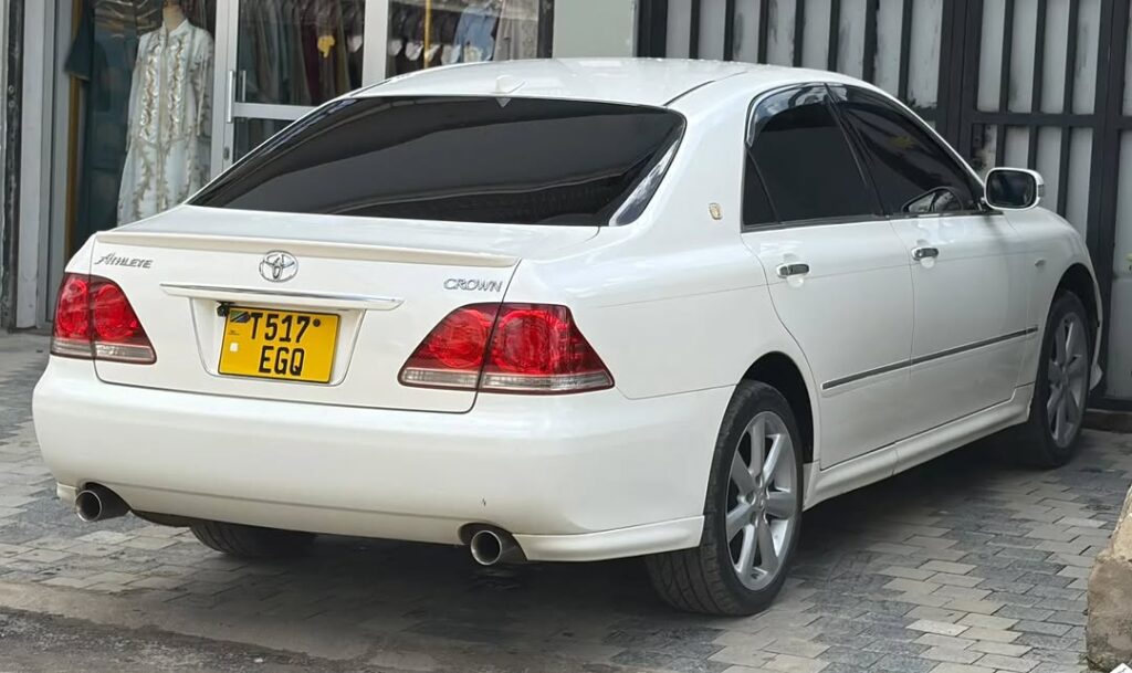 Price Of Toyota Crown 2005 for Sale in Tanzania
