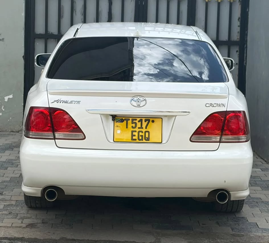 Price Toyota Crown 2005 for Sale in Dar es Salaam
