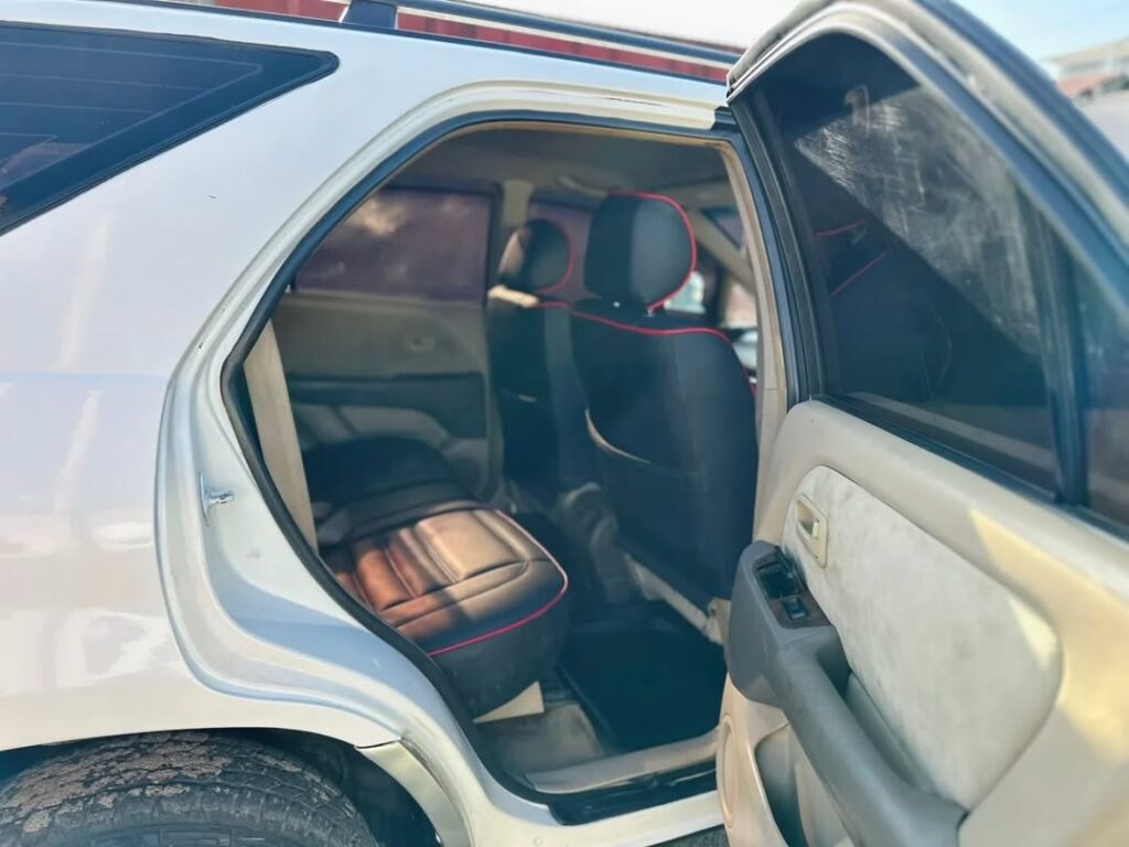 Toyota Harrier bei poa sokoni Dar es Salaam Tanzania