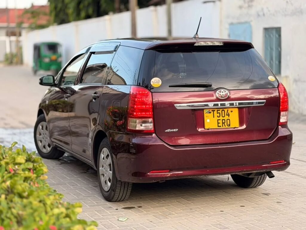 Magari Sokoni Toyota Wish ya Bei Poa 2006