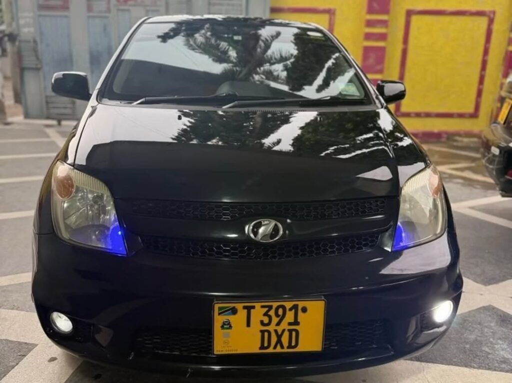 Toyota IST bei poa sokoni Dar es Salaam Tanzania