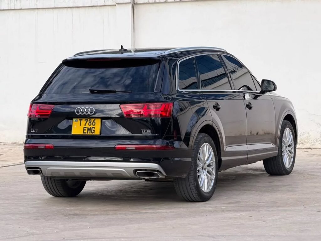 Price Audi Q7 2017 for Sale in Dar es Salaam
