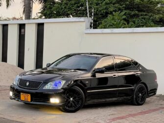 Bei Ya Toyota Crown 2004 Sokoni Dar es Salaam Tanzania
