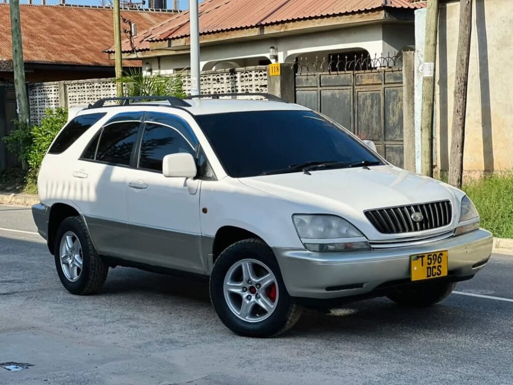 Magari Harrier 2001 lipo Dar es Salaam