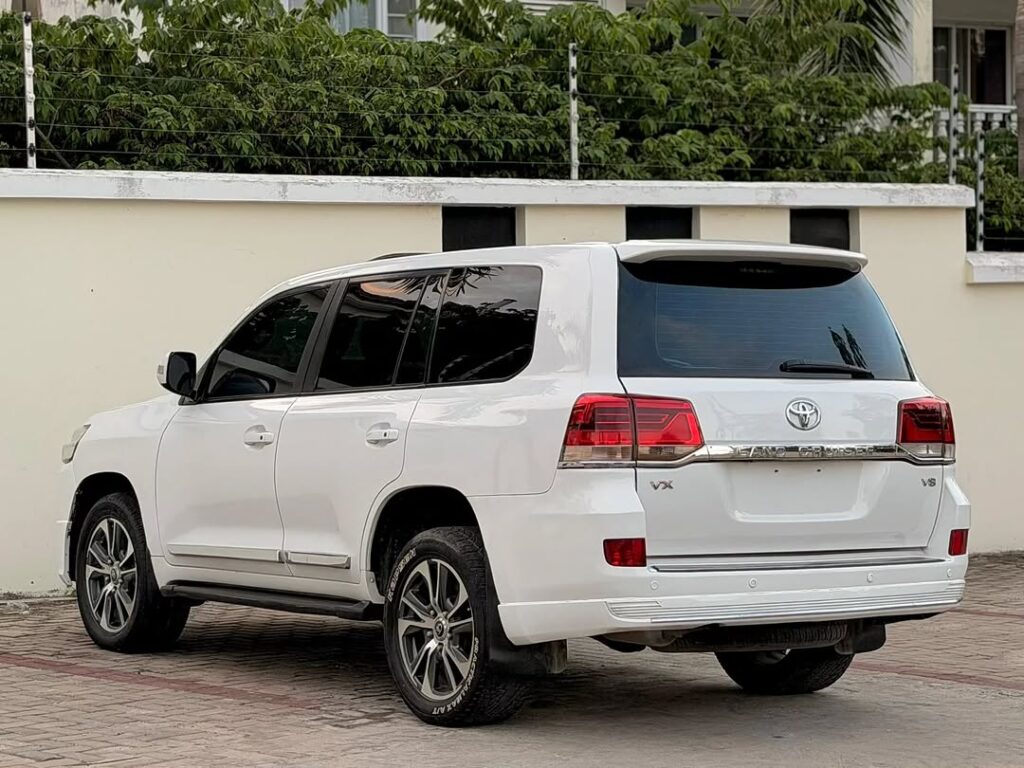 Buy Toyota Land Cruiser V8 2009 for Sale in Dar es Salaam
