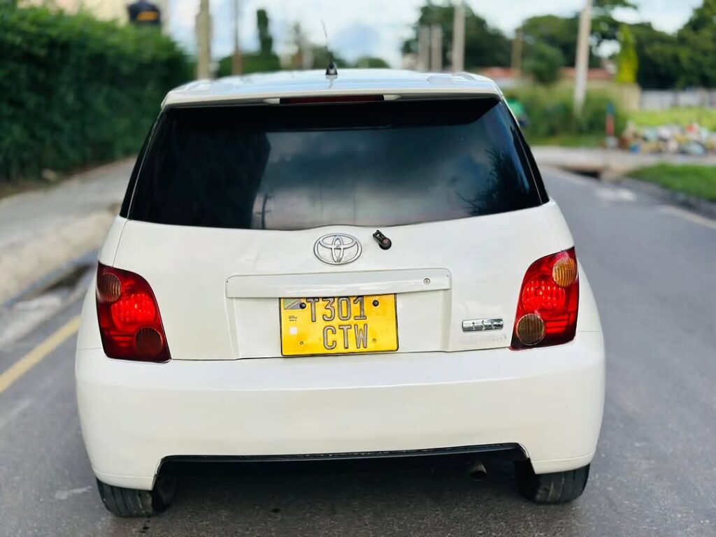 Bei ya Toyota IST 2002 Sokoni Dar es Salaam Tanzania