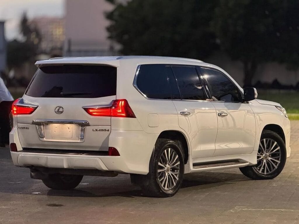 For Sale Lexus LX 2017 in Dar es Salaam