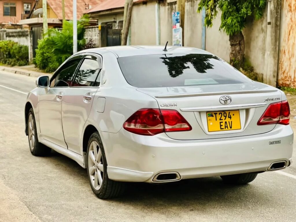 Used Toyota Crown 2009 for Sale in Dar es Salaam