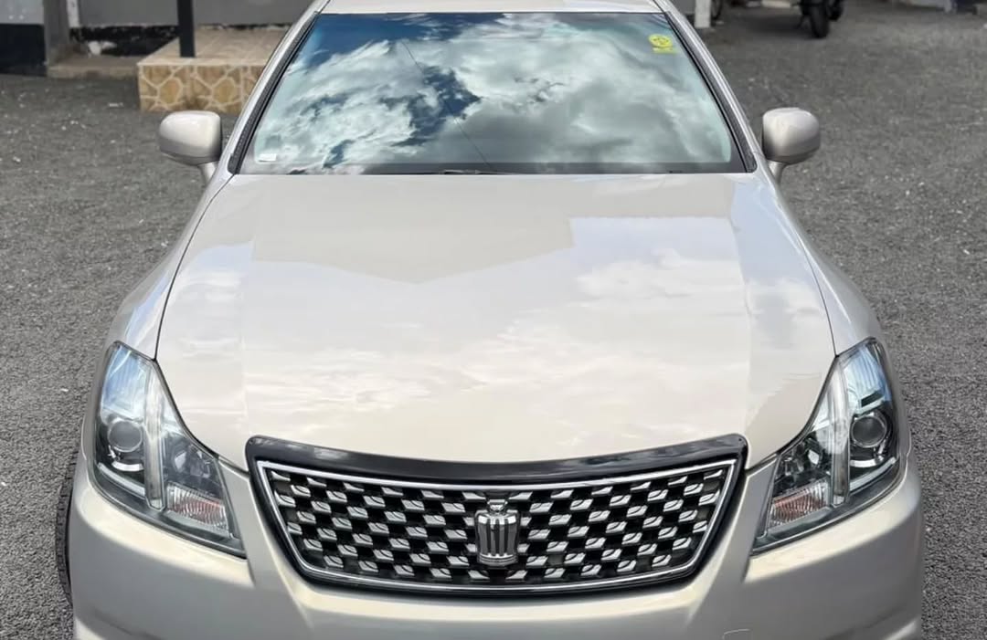 Magari Used Toyota Crown 2010 Dar es Salaam Tanzania