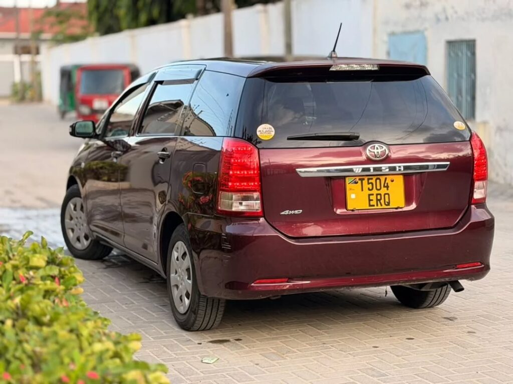 Toyota Wish bei poa sokoni Dar es Salaam Tanzania