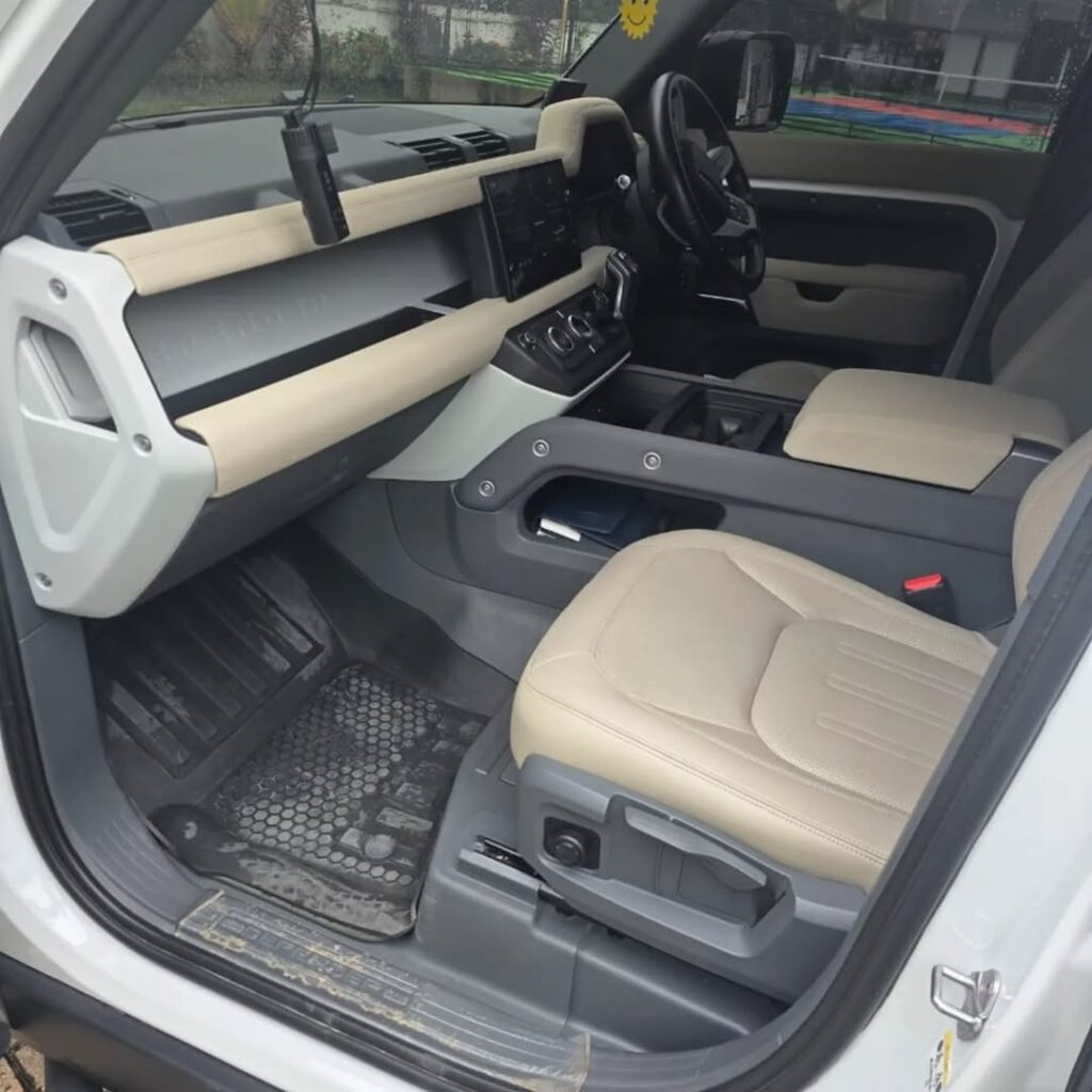 Magari Defender 2022 lipo Dar es Salaam