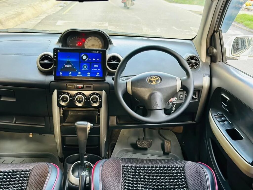Magari IST 2002 lipo Dar es Salaam