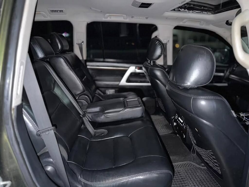 Magari Used Toyota Land Cruiser V8 2017 Dar es Salaam Tanzania