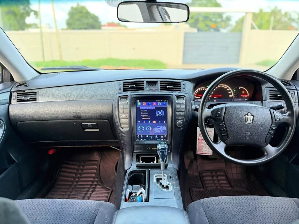 Bei ya Toyota Crown 2004 Sokoni Dar es Salaam Tanzania