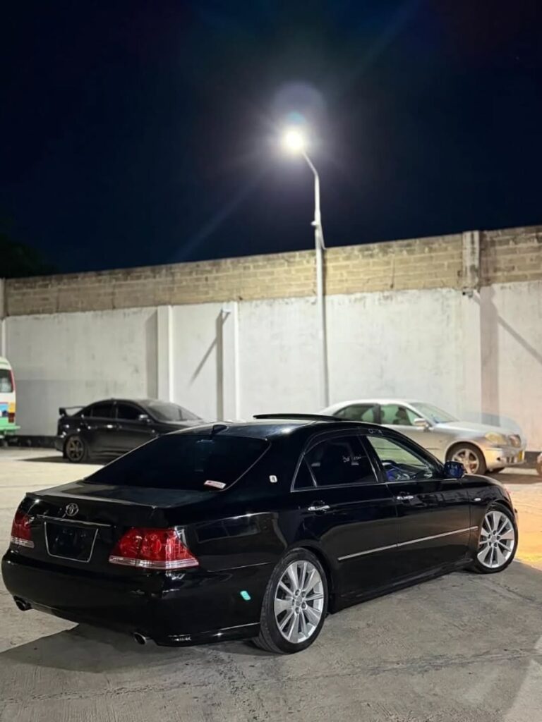 Buy Toyota Crown 2007 for Sale in Dar es Salaam