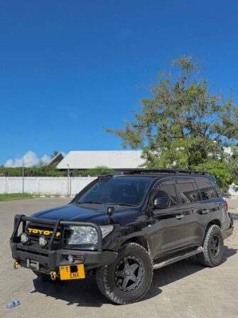 Bei Ya Toyota Land Cruiser V8 2010 Sokoni Dar es Salaam Tanzania