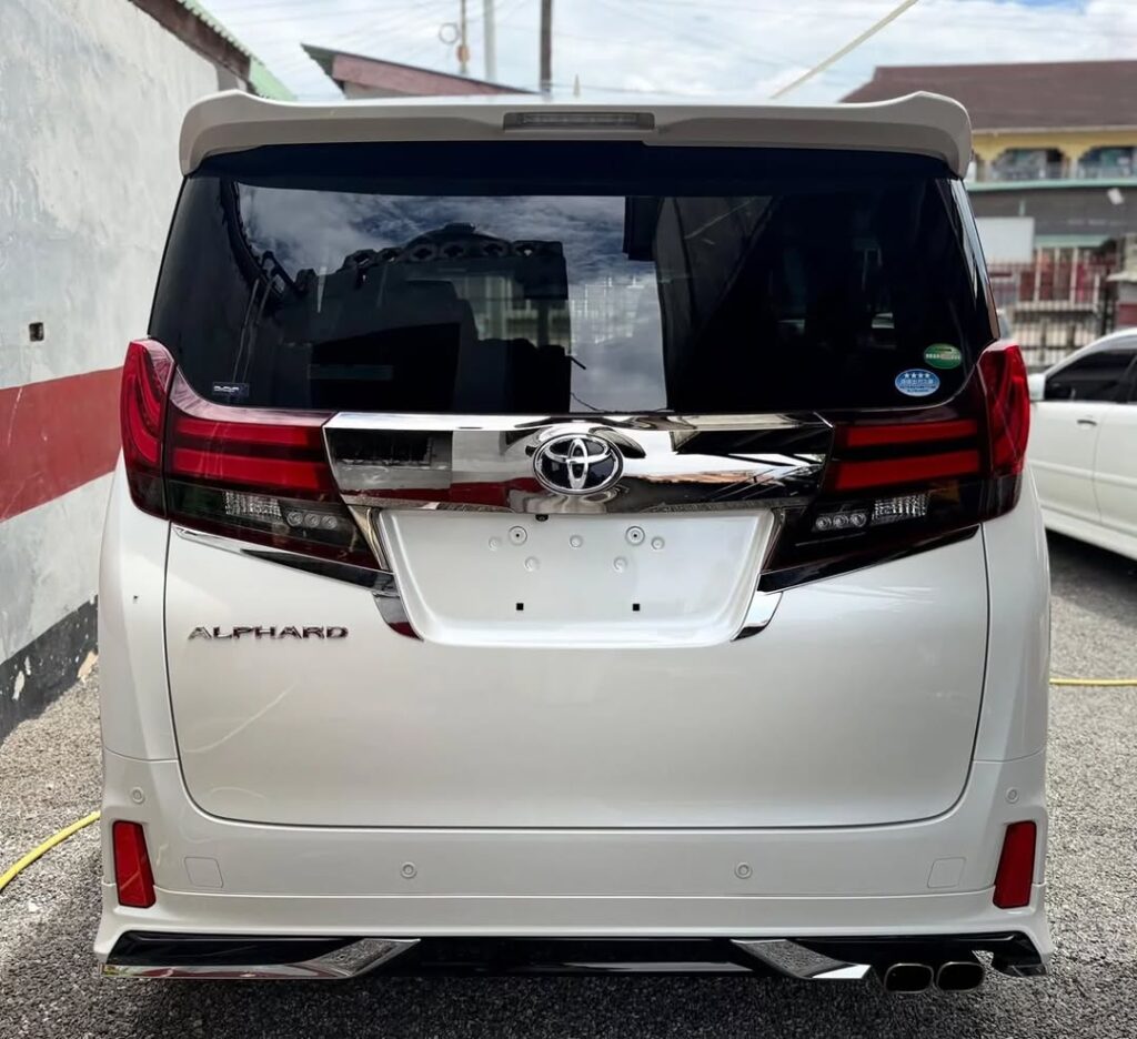 Magari Sokoni Toyota Alphard ya Bei Poa 2016