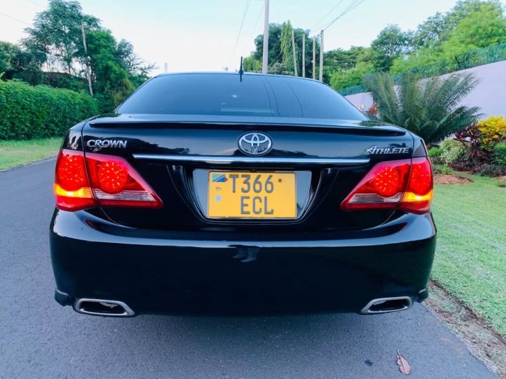 Toyota Crown 2009 Inauzwa Dar es Salaam Tanzania