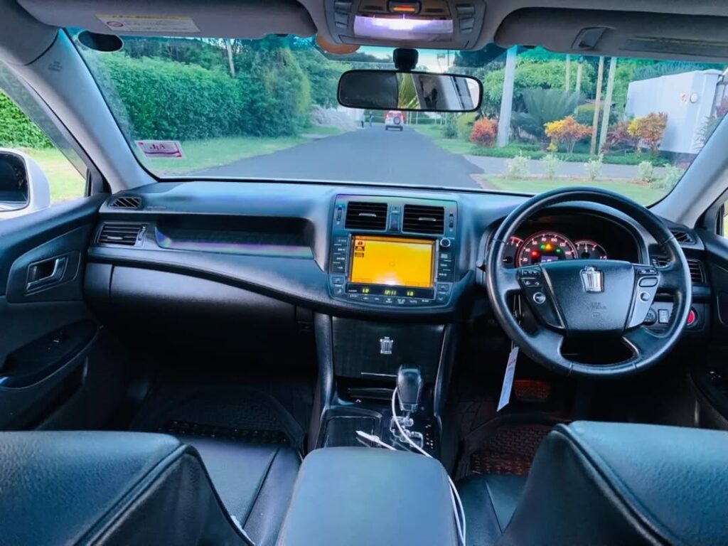 Buy Toyota Crown 2009 for Sale in Dar es Salaam