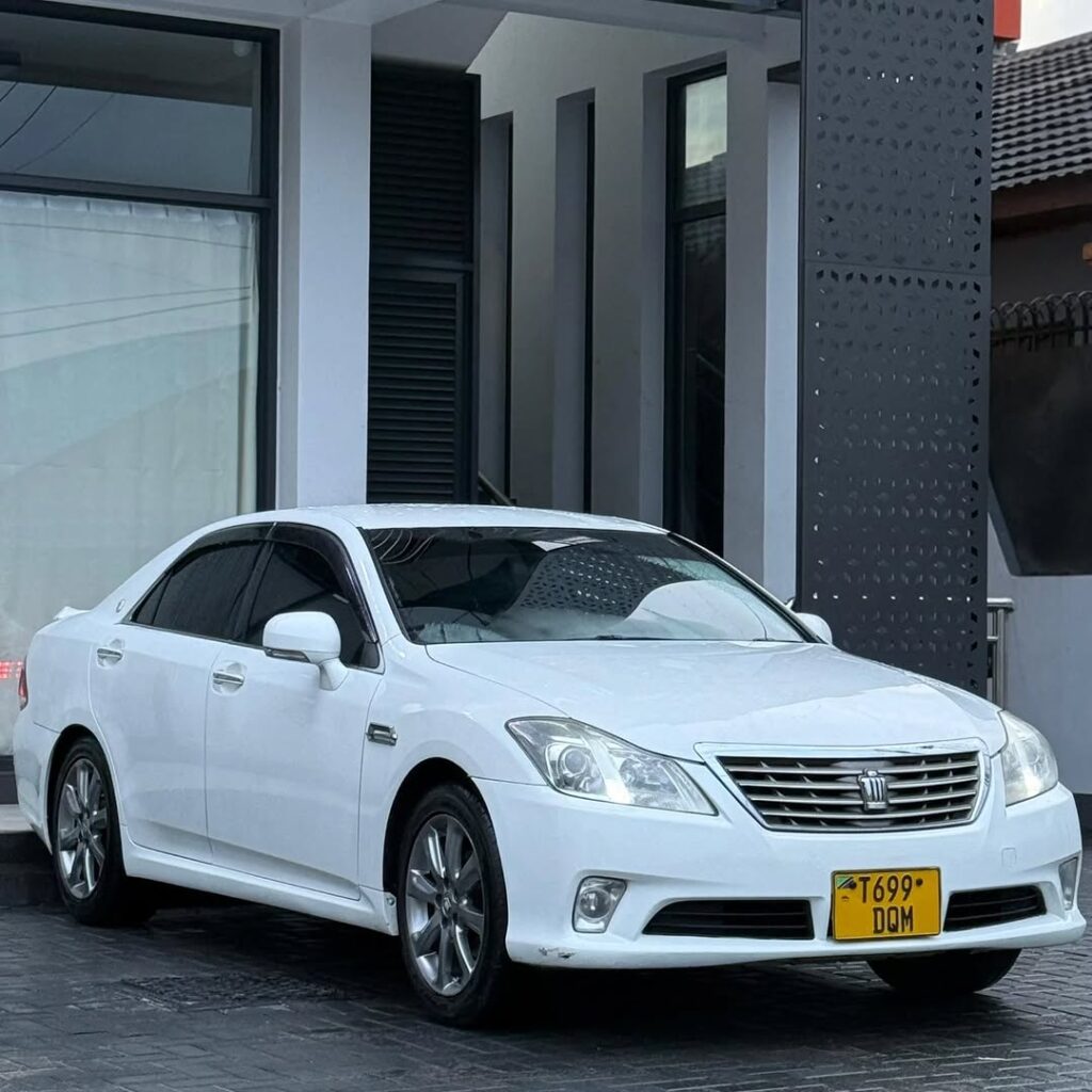 Bei ya Toyota Crown 2011 Sokoni Dar es Salaam Tanzania