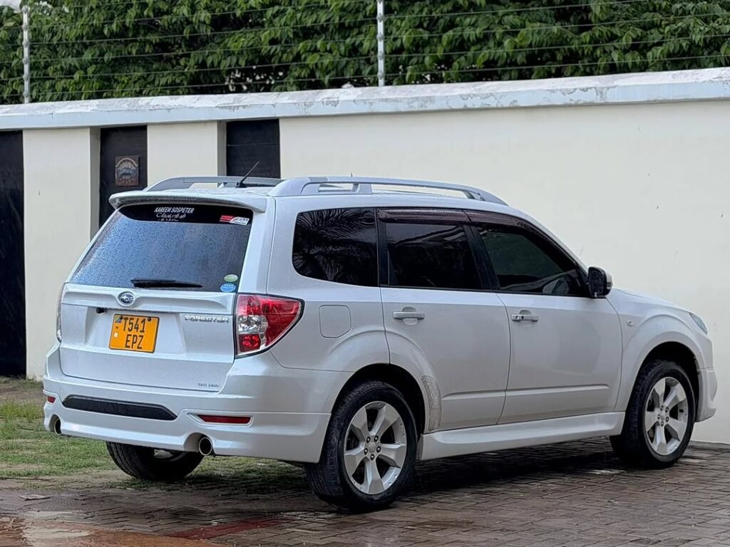 Magari Sokoni Subaru Forester ya Bei Poa 2011