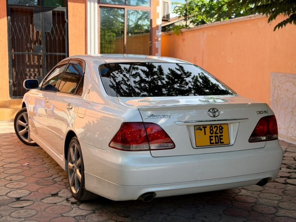 Toyota Crown 2005 for Sale in Dar es salaam