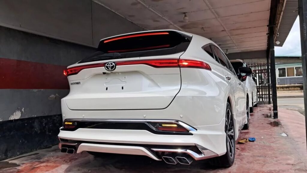 Magari Used Toyota Harrier 2020 Dar es Salaam Tanzania