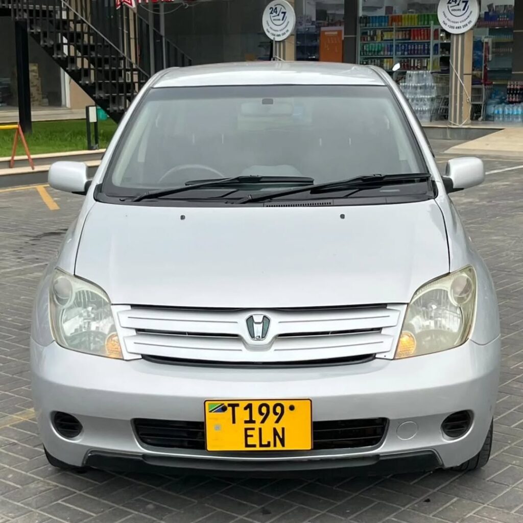 Magari Used Toyota IST 2005 Dar es Salaam Tanzania
