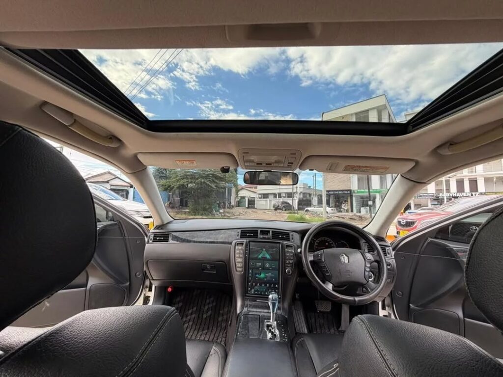 Price Of Toyota Crown 2005 for Sale in Tanzania