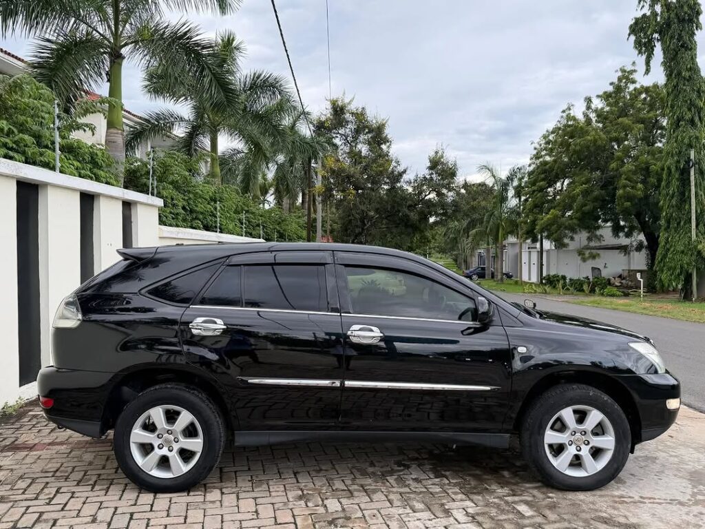 Magari Harrier 2006 lipo Dar es Salaam