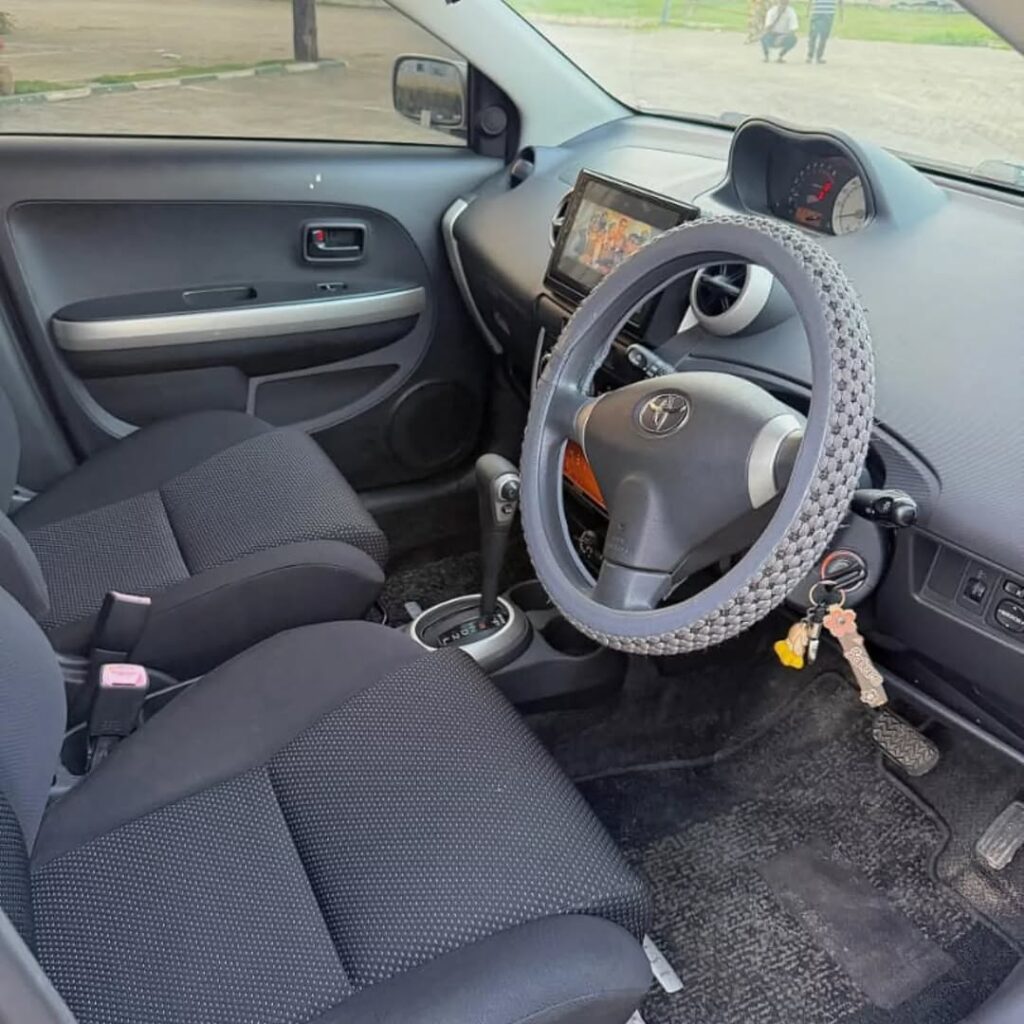 Magari Used Toyota IST 2004 Dar es Salaam Tanzania