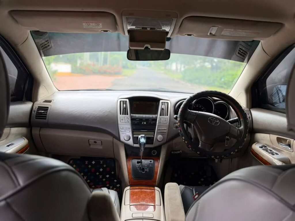 Price Of Toyota Harrier 2004 for Sale in Tanzania