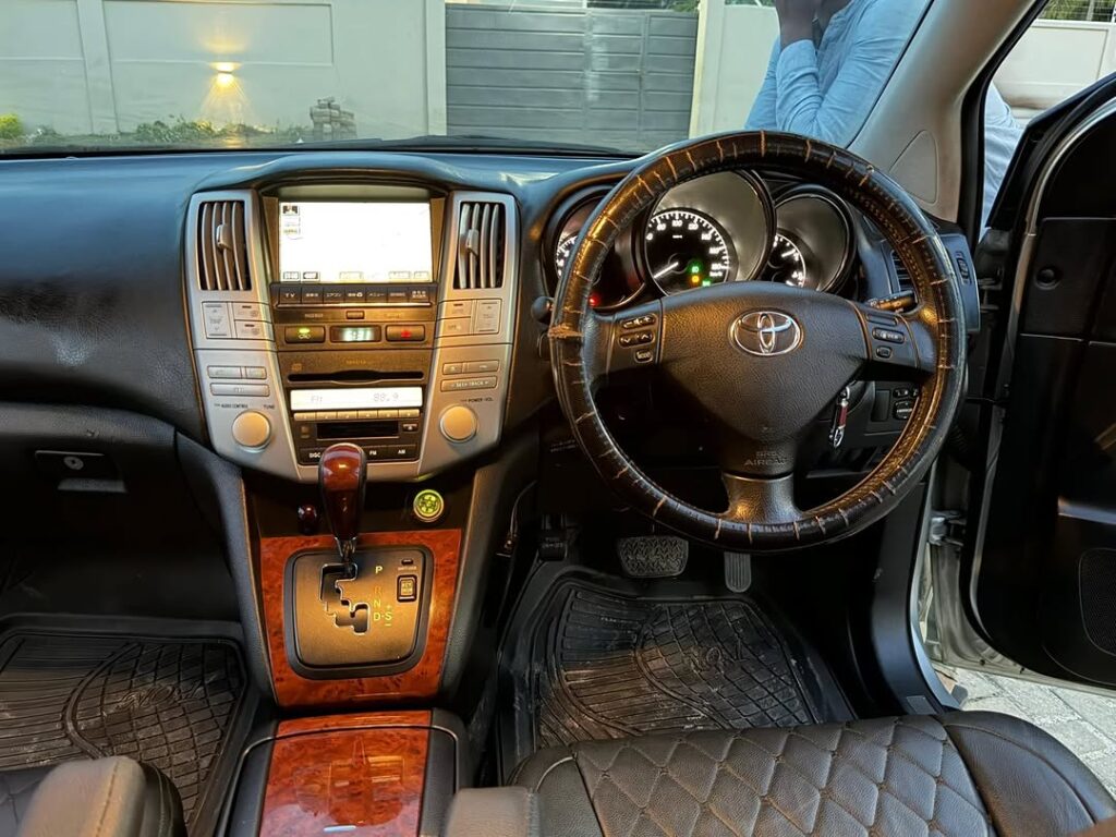 Price Of Toyota Harrier 2005 for Sale in Tanzania