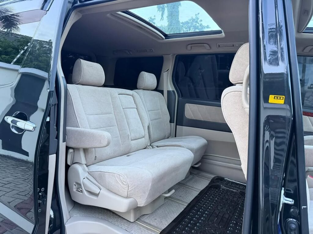 Bei ya Toyota Alphard 2005 Sokoni Dar es Salaam Tanzania
