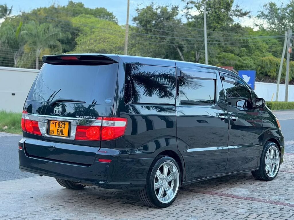 Magari Alphard 2005 lipo Dar es Salaam