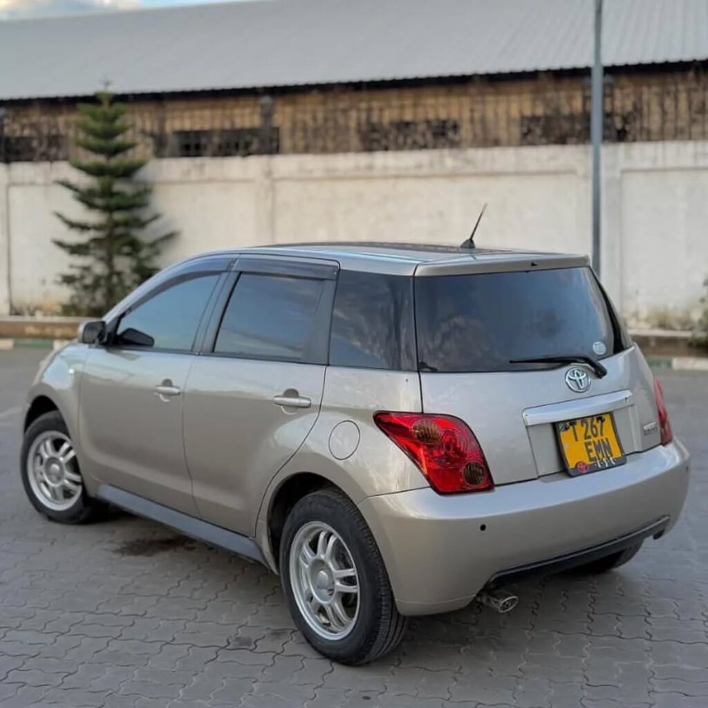 Bei ya Toyota IST 2004 Sokoni Dar es Salaam Tanzania