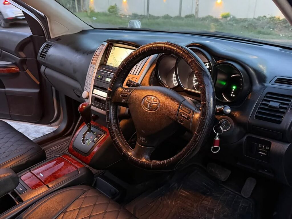 Price Of Toyota Harrier 2005 for Sale in Tanzania