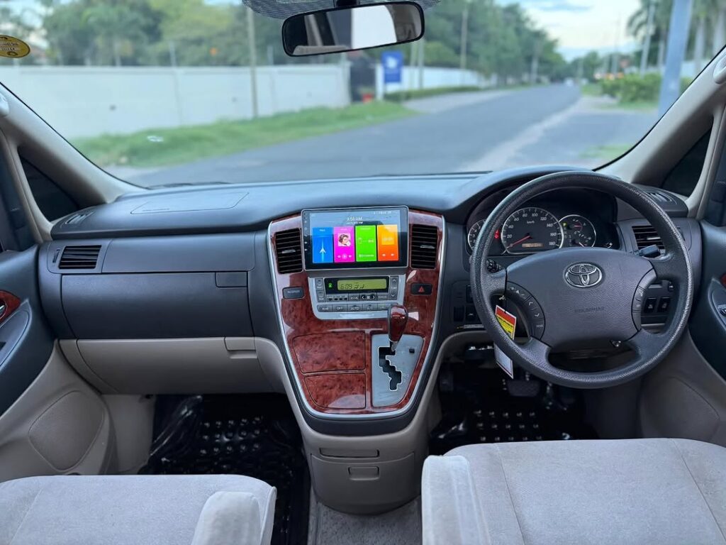 Magari Alphard 2005 lipo Dar es Salaam