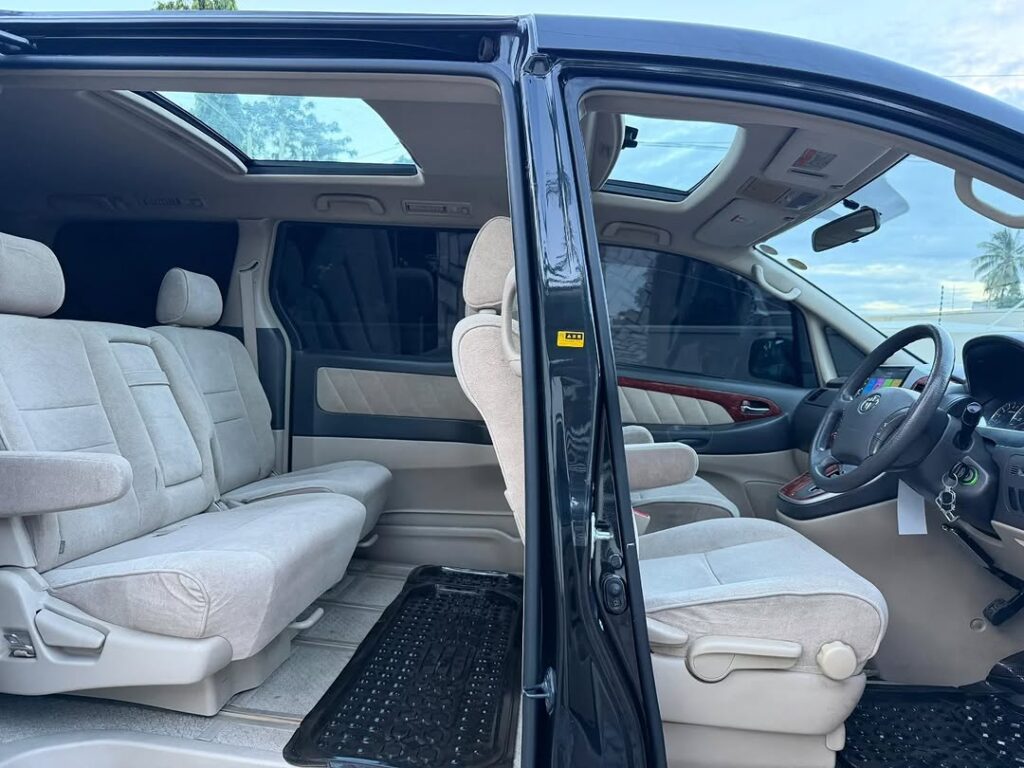 Toyota Alphard 2005 Inauzwa Dar es Salaam Tanzania