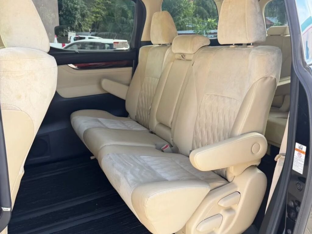 Price Toyota Vellfire 2016 for Sale in Dar es Salaam