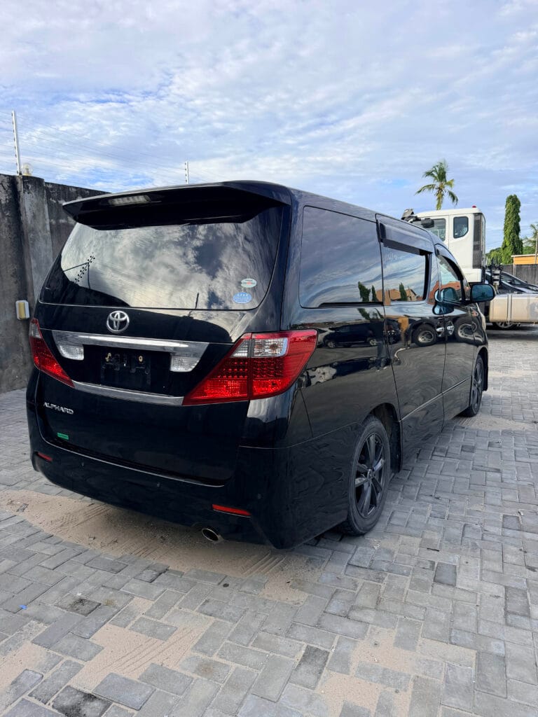 Magari Alphard 2010 lipo Dar es salaam