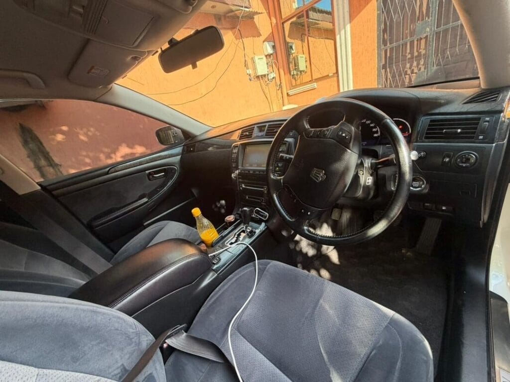 For Sale Toyota Crown 2005 in Dar es salaam